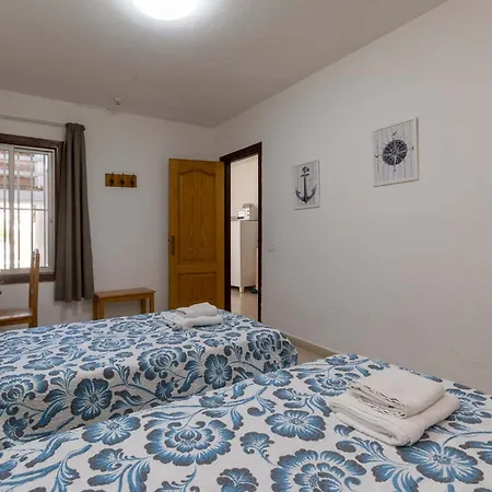 Floritas 29 - One Bed With Pool View Playa de las Americas (Tenerife)